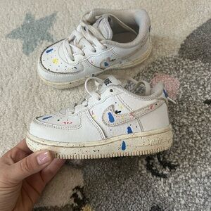 Nike Air Force 1 LV8 Paint Splatter Sneakers